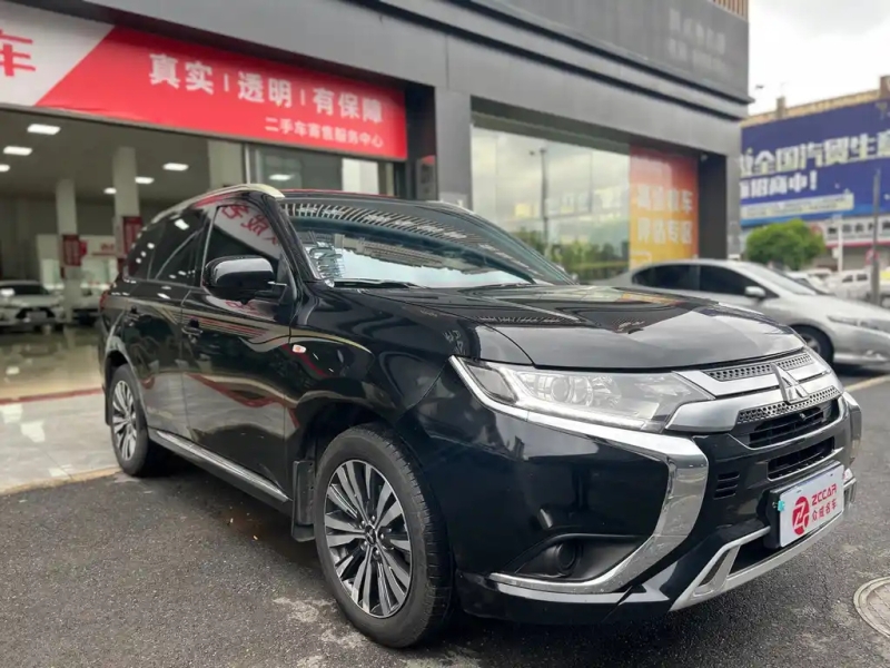 MITSUBISHI OUTLANDER
