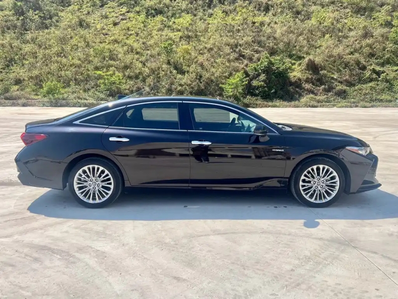 TOYOTA AVALON