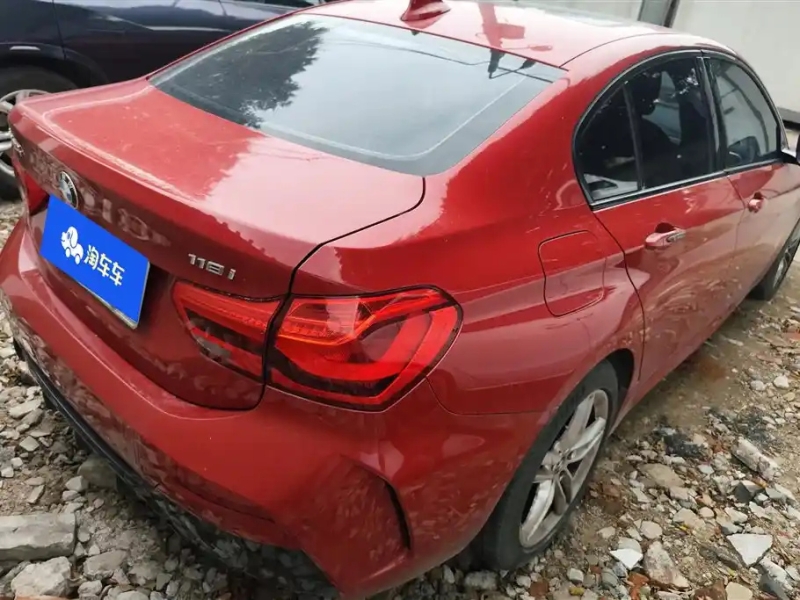 BMW 1-SERIES