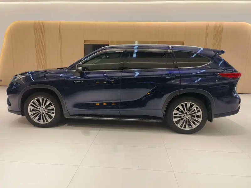 TOYOTA HIGHLANDER