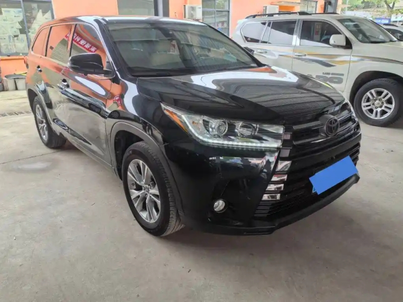 TOYOTA HIGHLANDER
