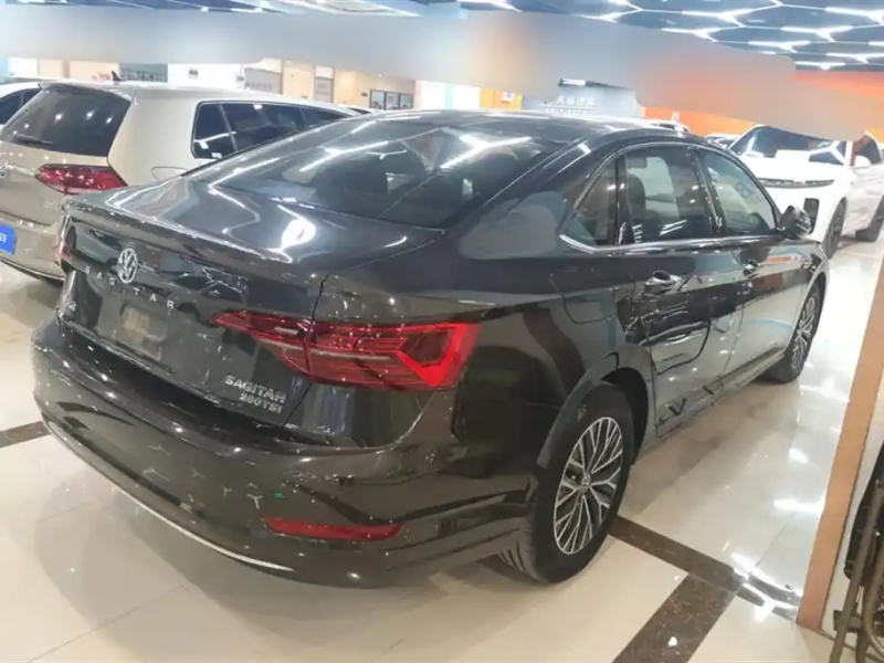 VOLKSWAGEN SAGITAR