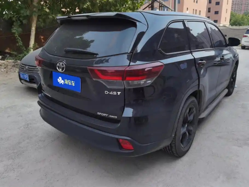 TOYOTA HIGHLANDER