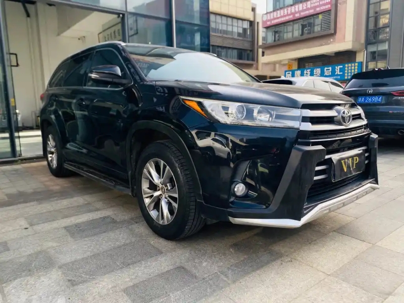 TOYOTA HIGHLANDER