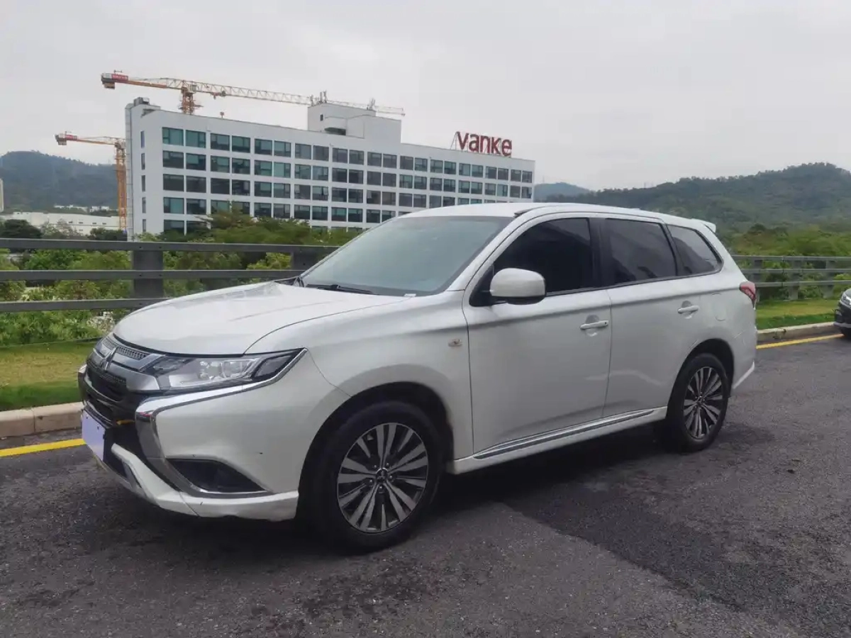 MITSUBISHI OUTLANDER