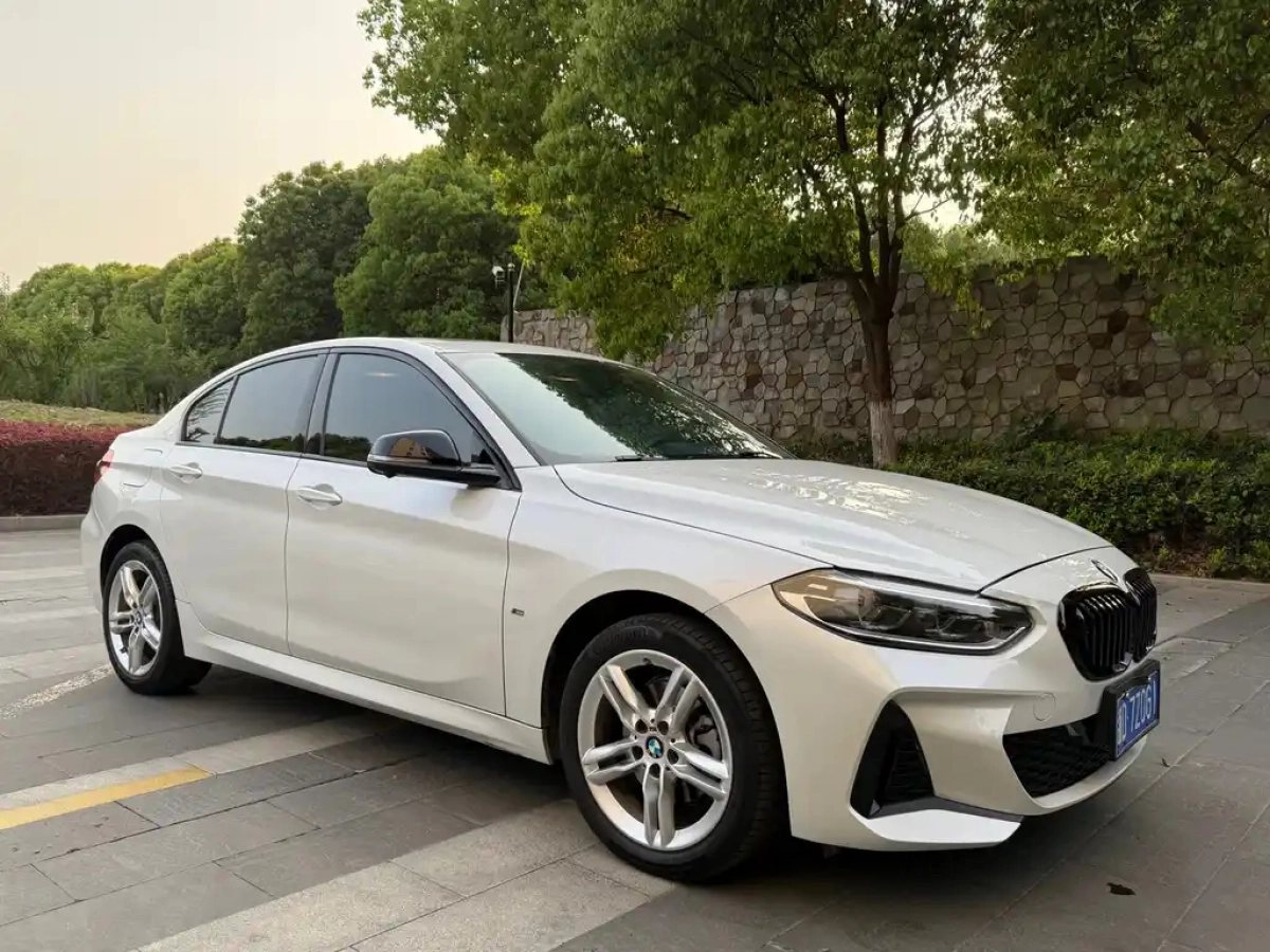BMW 1-SERIES