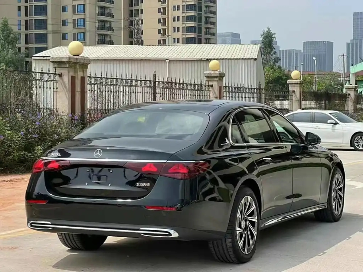 MERCEDES BENZ E-CLASS