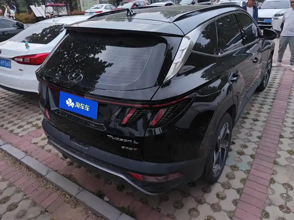 HYUNDAI TUCSON