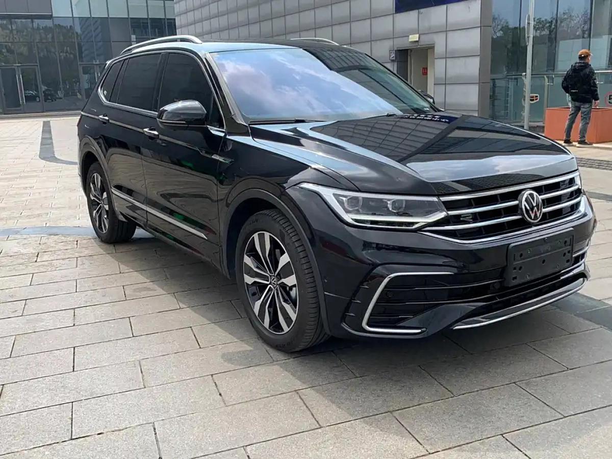 VOLKSWAGEN TIGUAN L