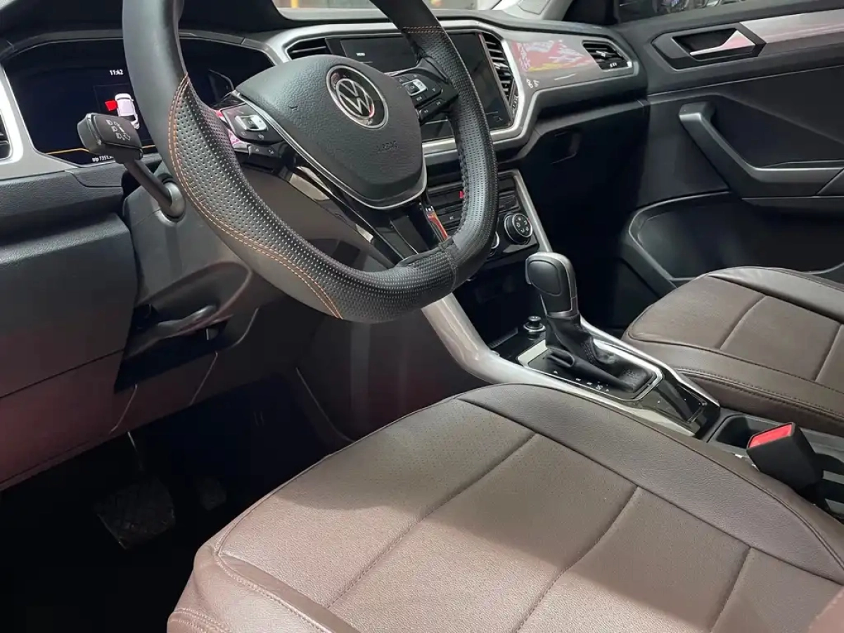 VOLKSWAGEN T-ROC TANGE