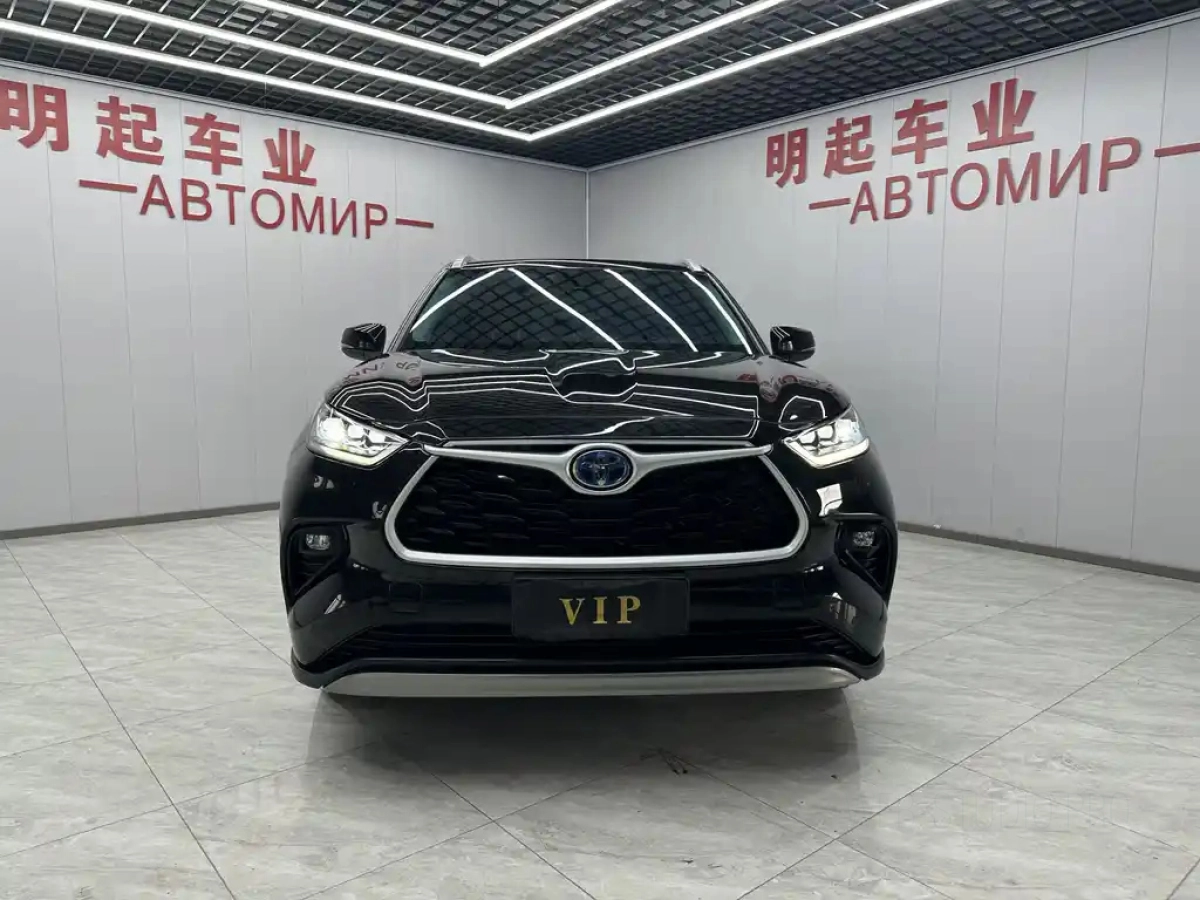 TOYOTA HIGHLANDER