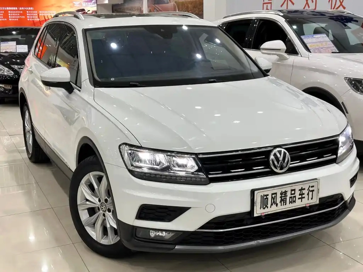 VOLKSWAGEN TIGUAN