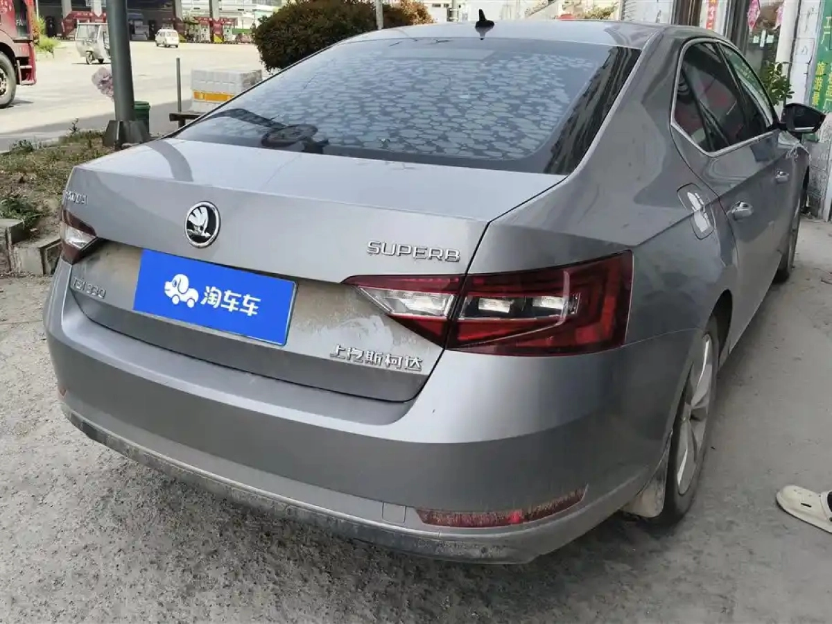 SKODA SUPERB