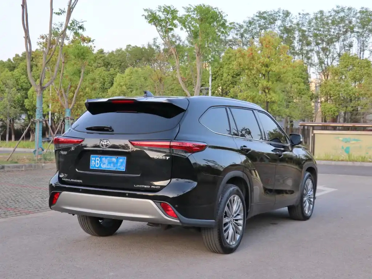 TOYOTA HIGHLANDER