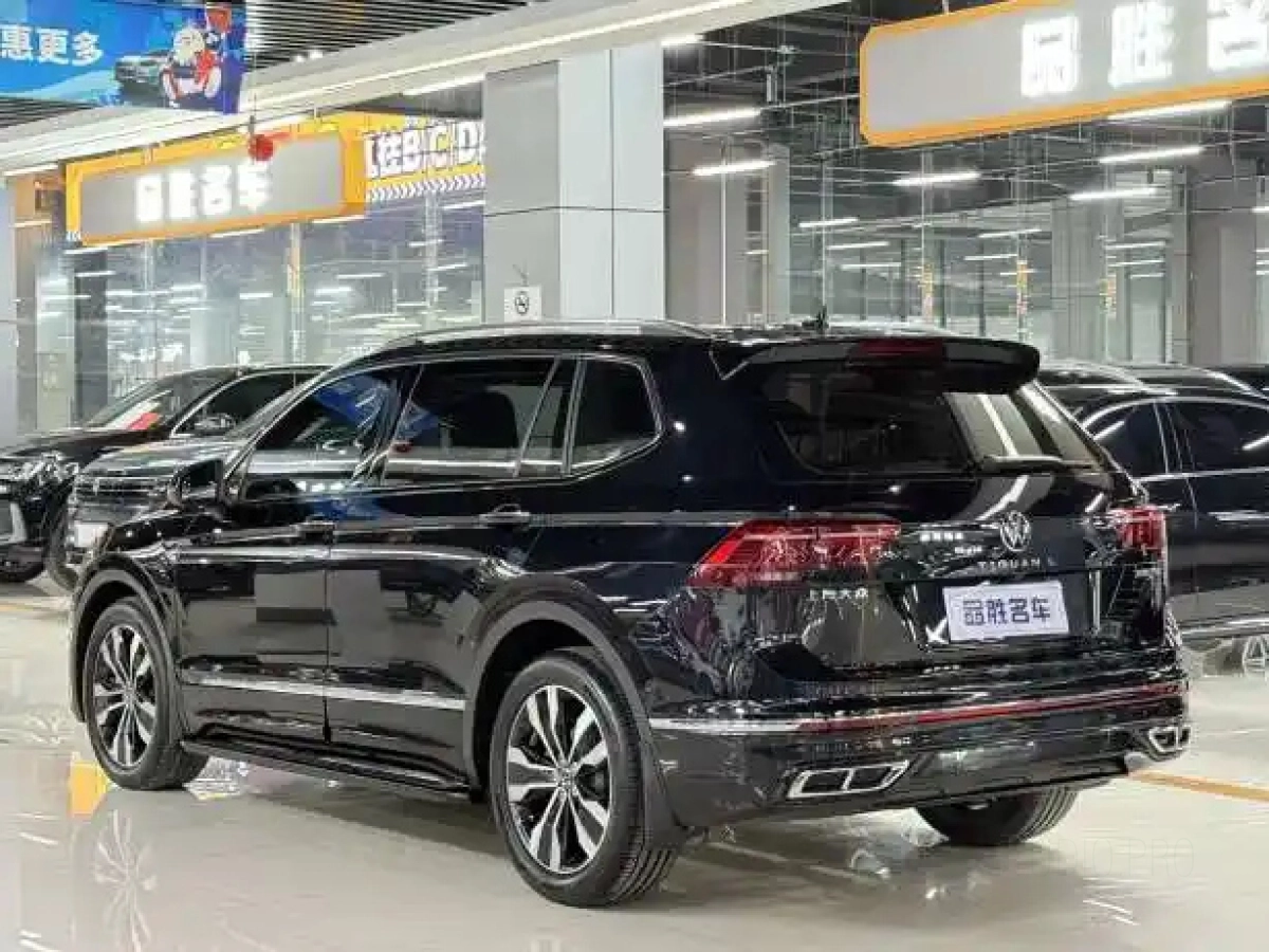 VOLKSWAGEN TIGUAN L