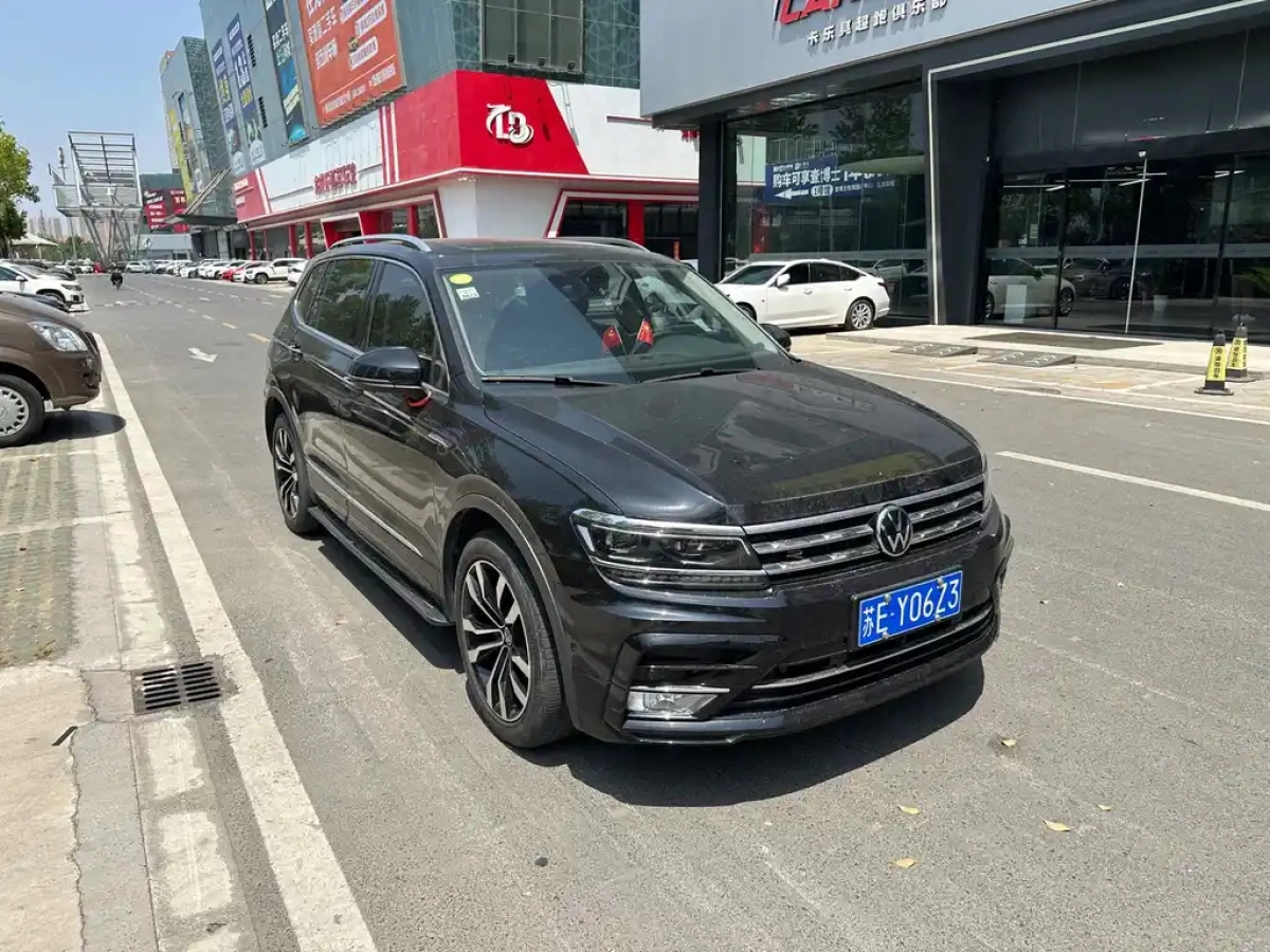 VOLKSWAGEN TIGUAN L