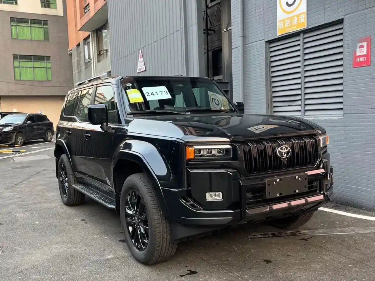 TOYOTA PRADO