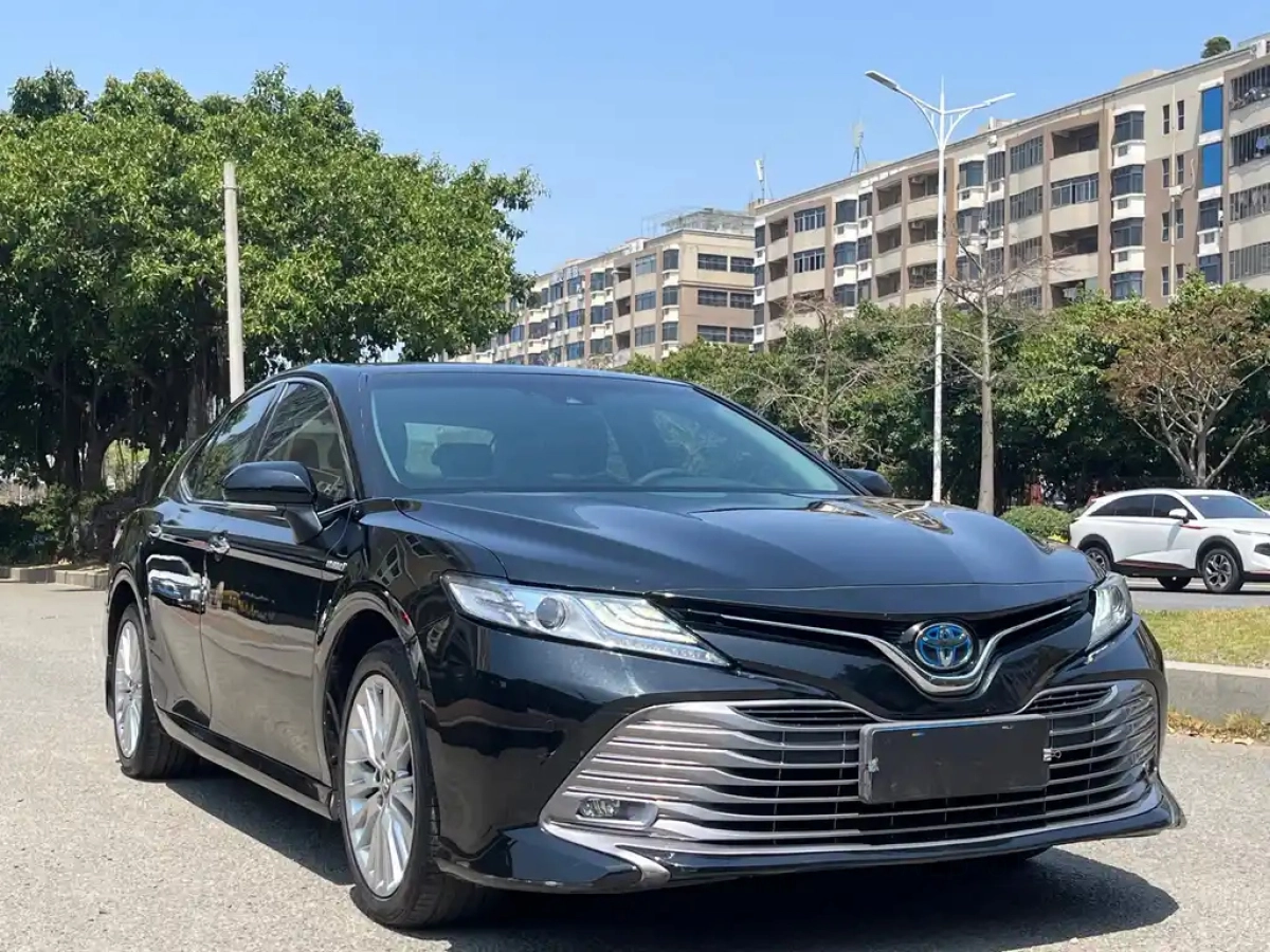 TOYOTA CAMRY