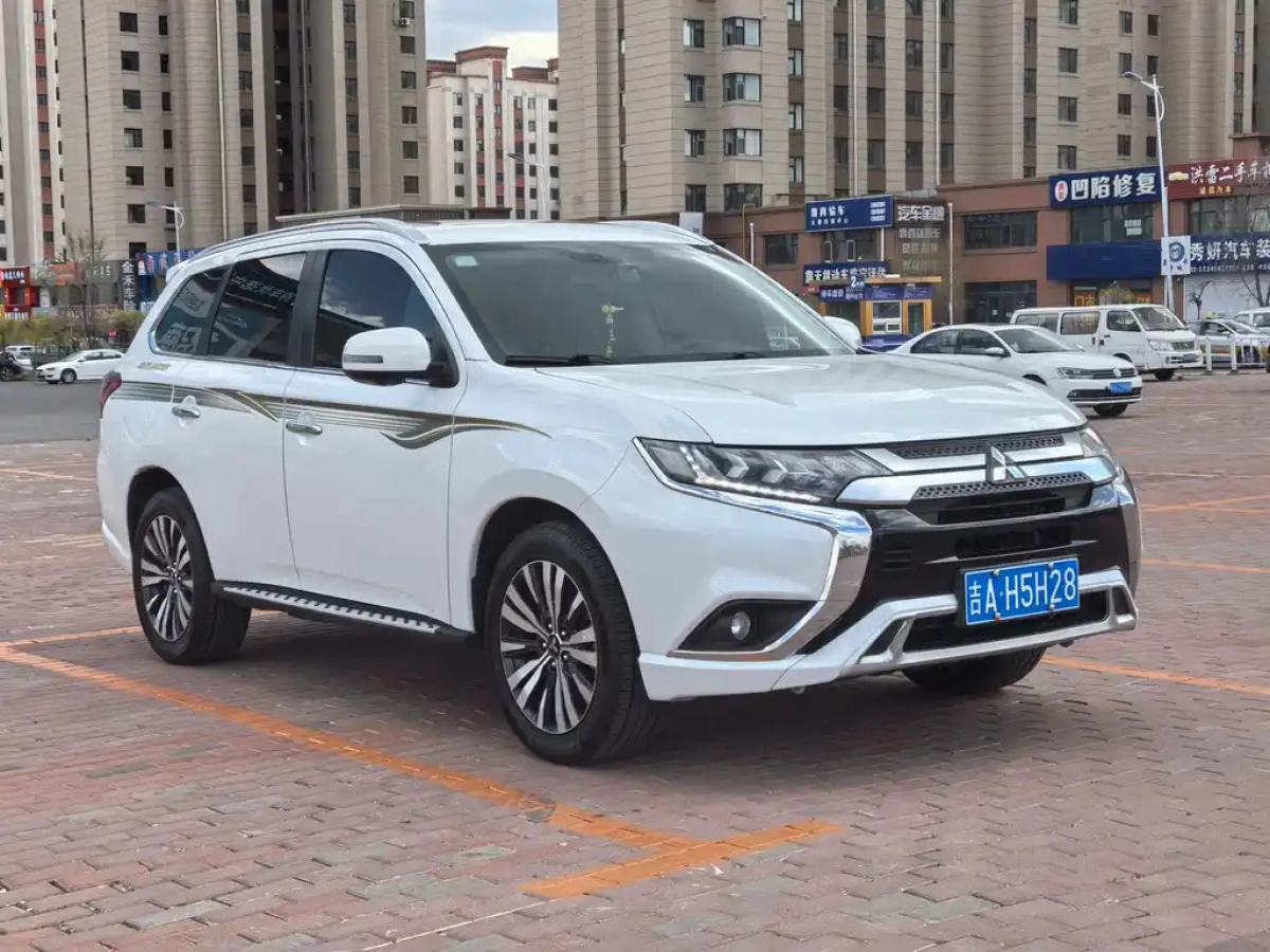 MITSUBISHI OUTLANDER