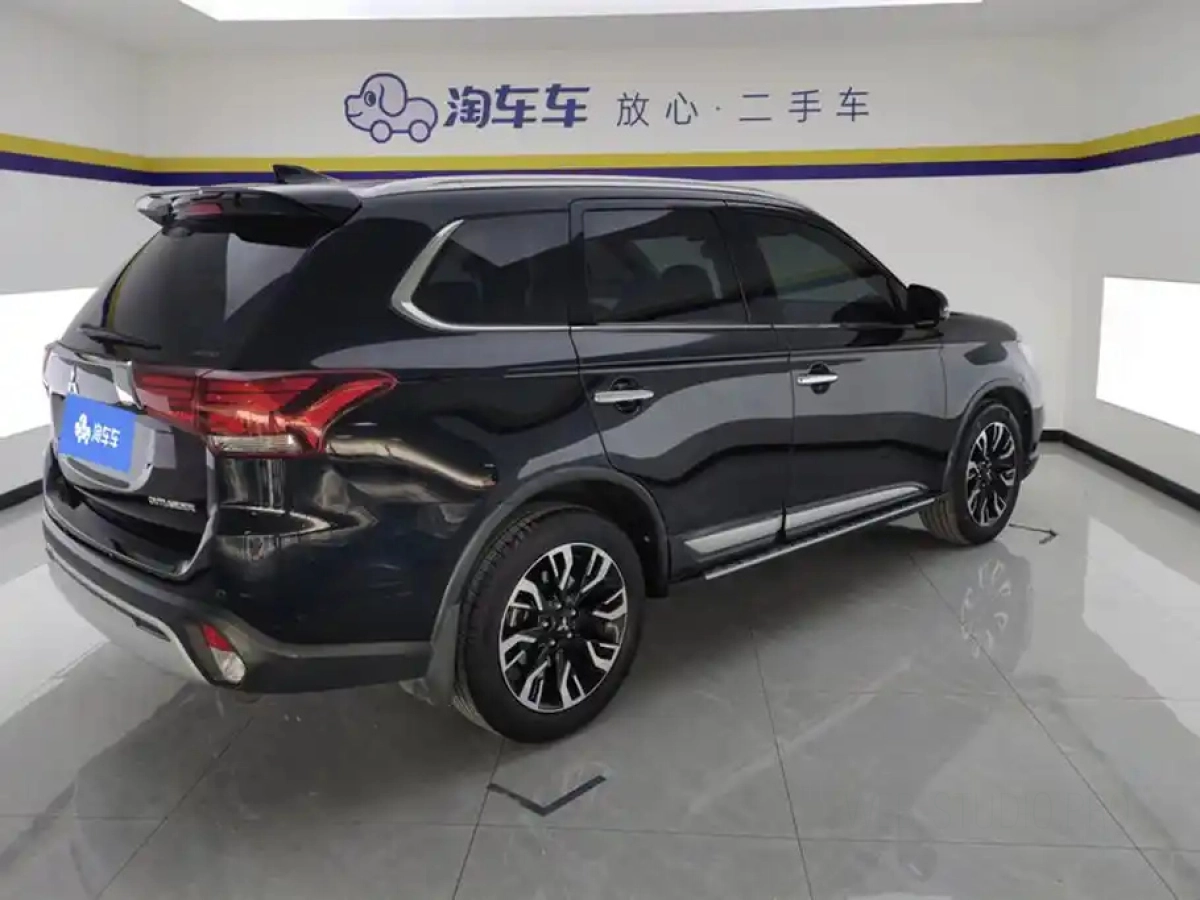 MITSUBISHI OUTLANDER