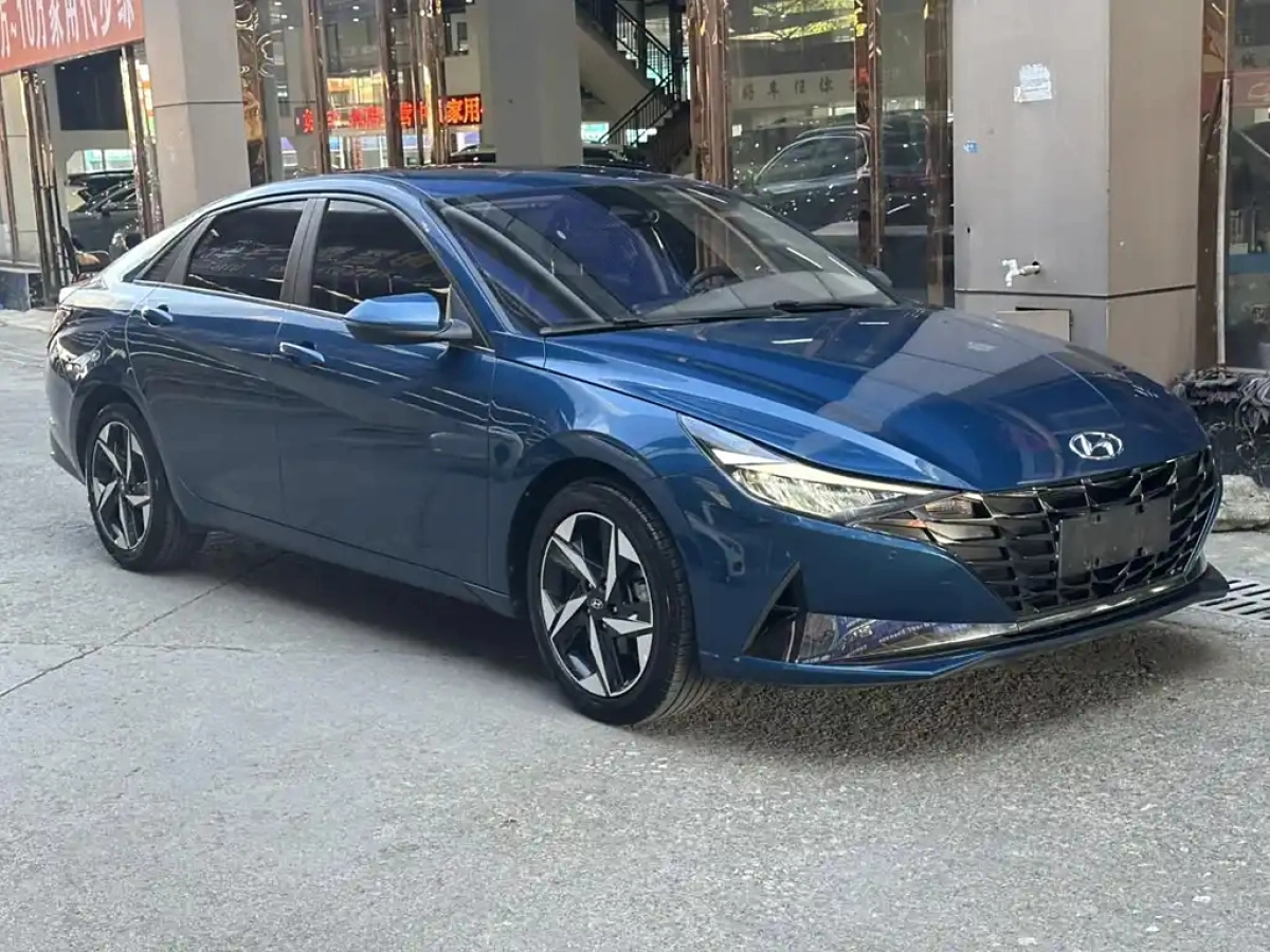 HYUNDAI ELANTRA