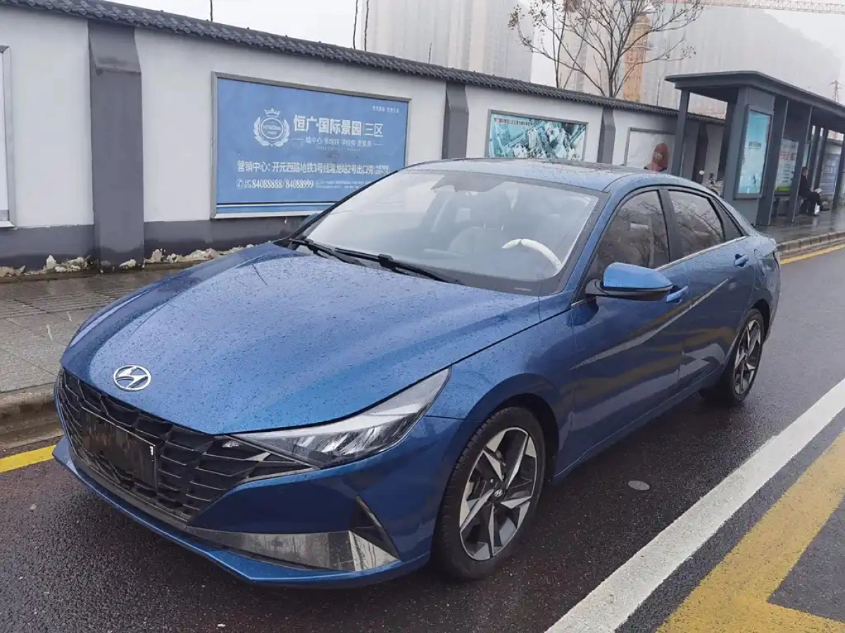 HYUNDAI ELANTRA