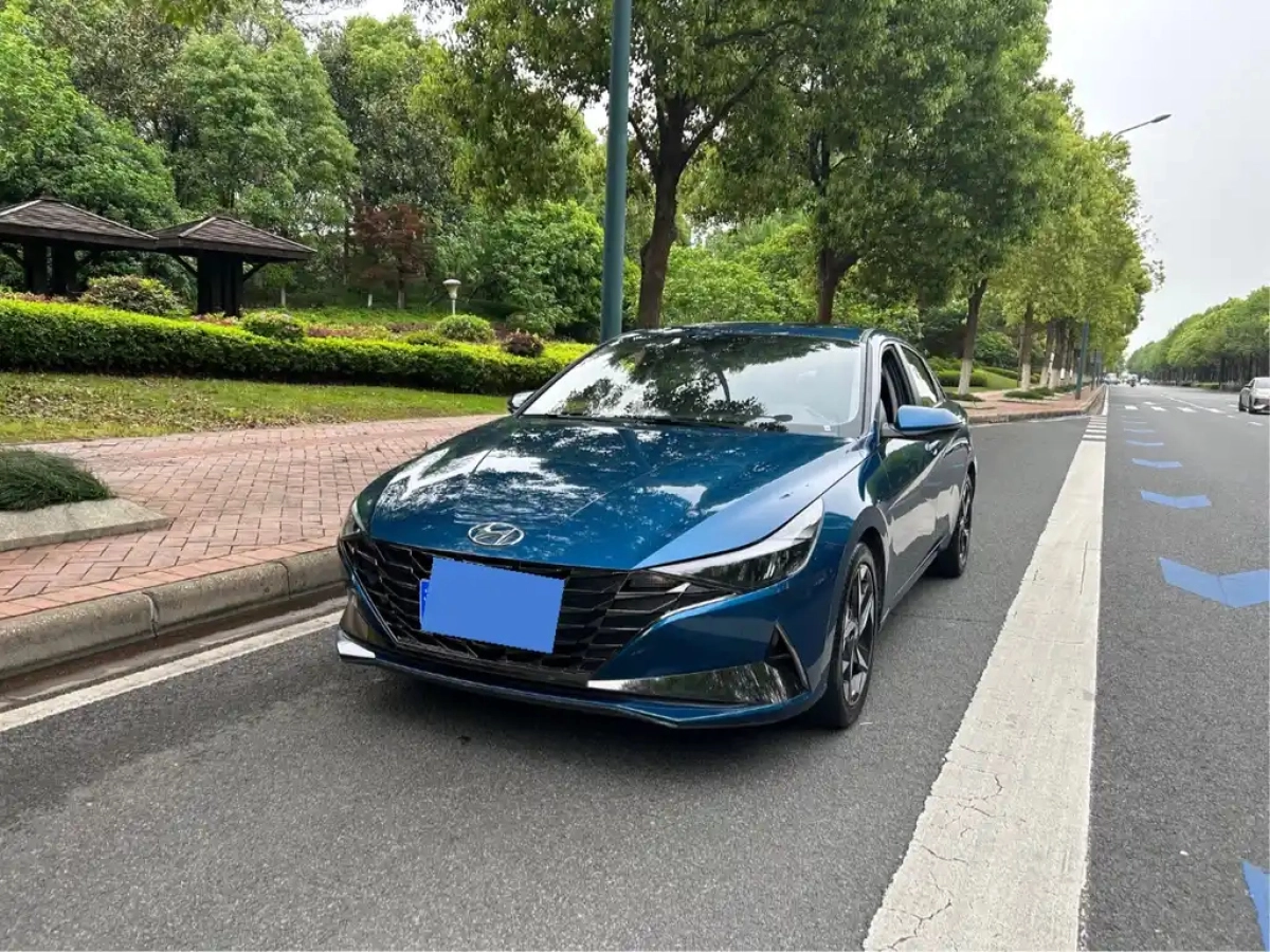 HYUNDAI ELANTRA