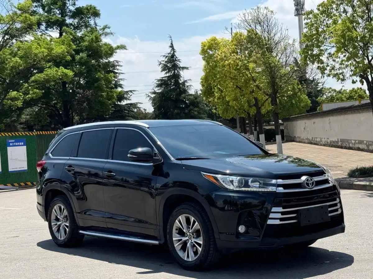 TOYOTA HIGHLANDER