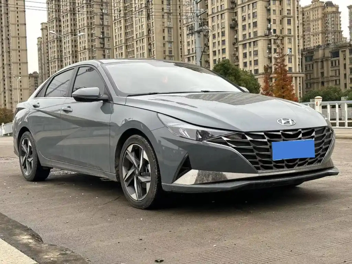 HYUNDAI ELANTRA