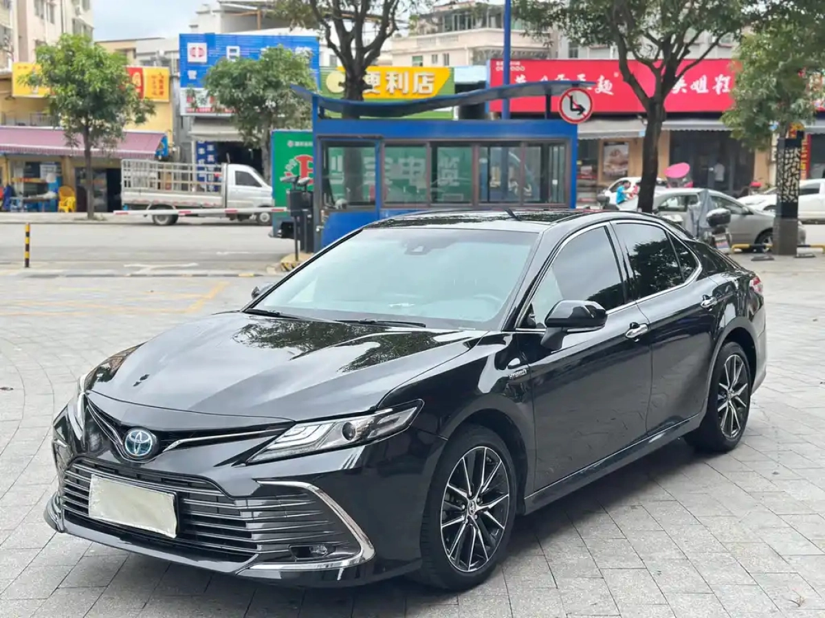 TOYOTA CAMRY