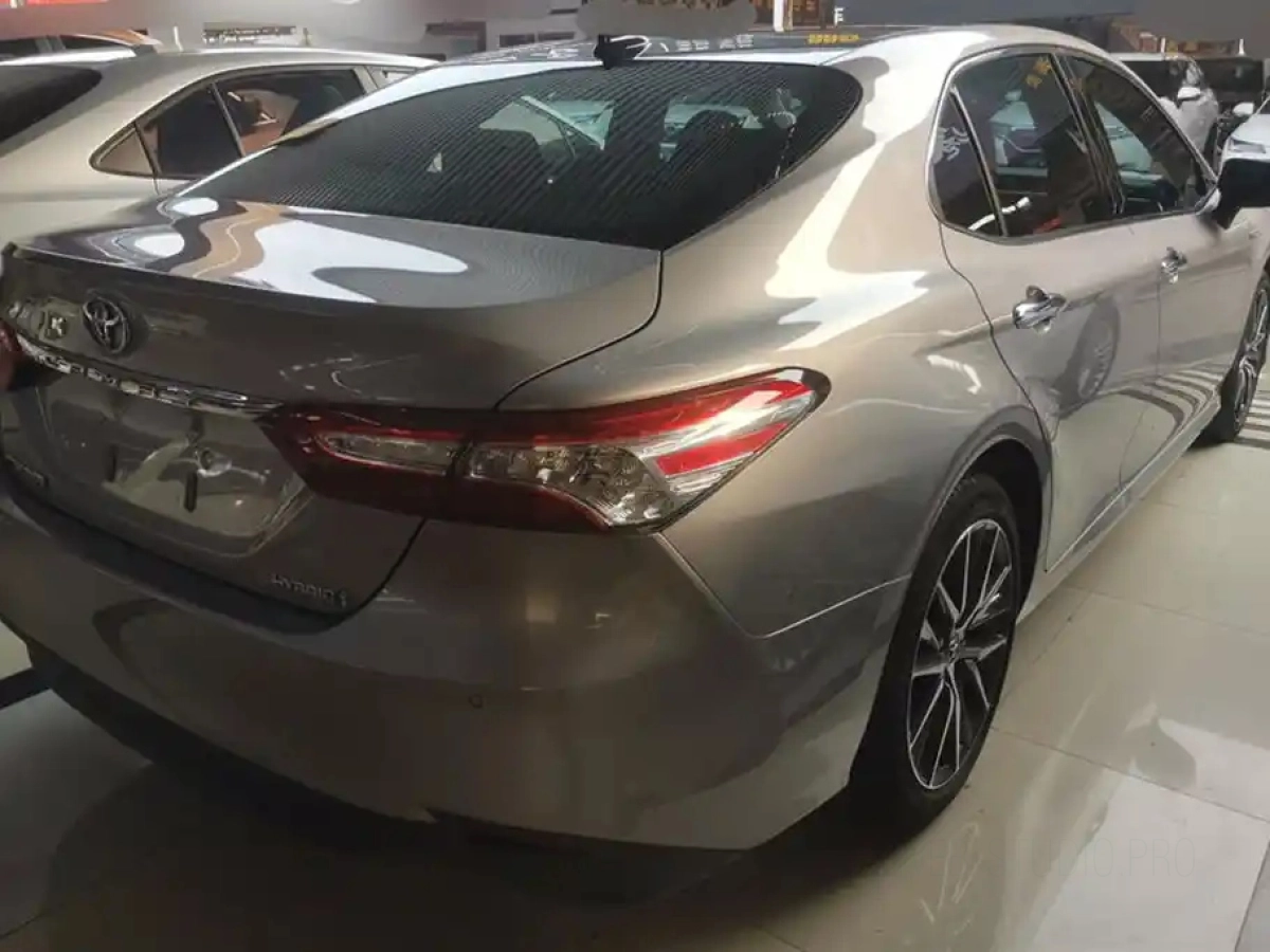 TOYOTA CAMRY