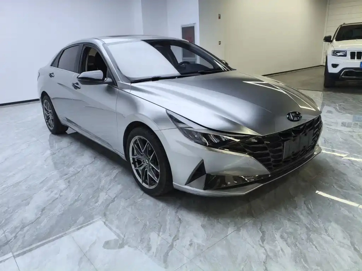 HYUNDAI ELANTRA
