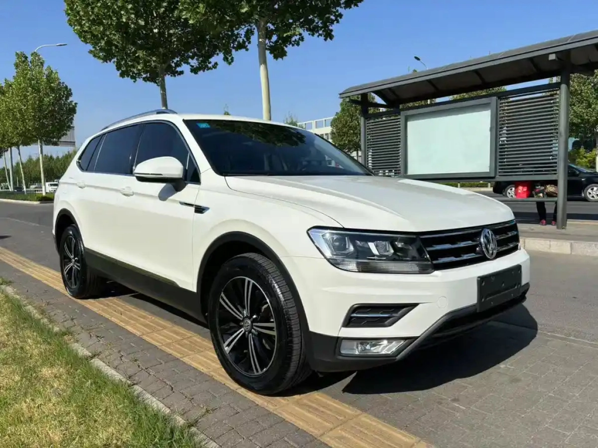 VOLKSWAGEN TIGUAN L