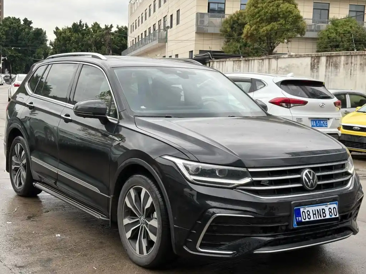 VOLKSWAGEN TIGUAN L