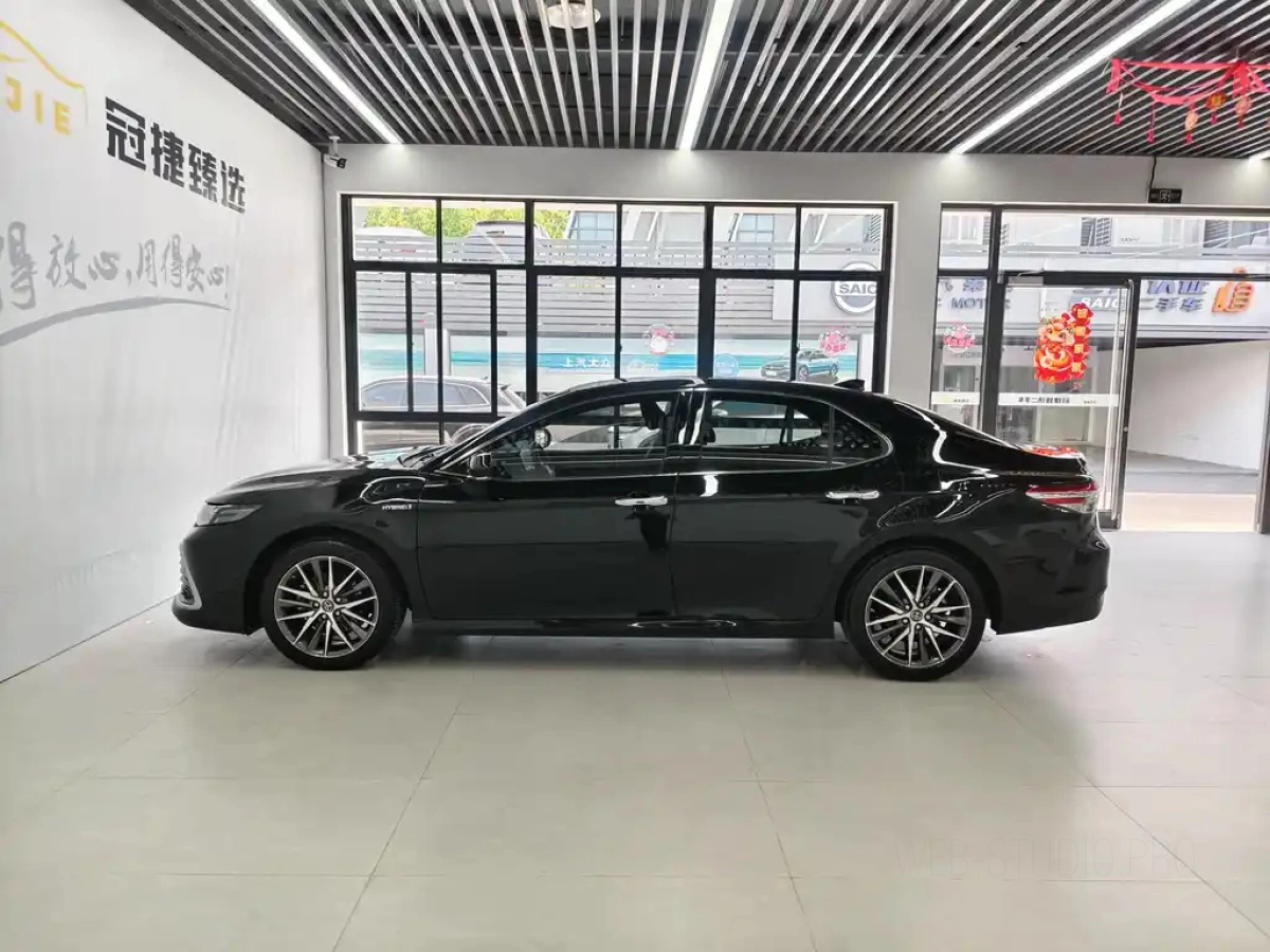 TOYOTA CAMRY