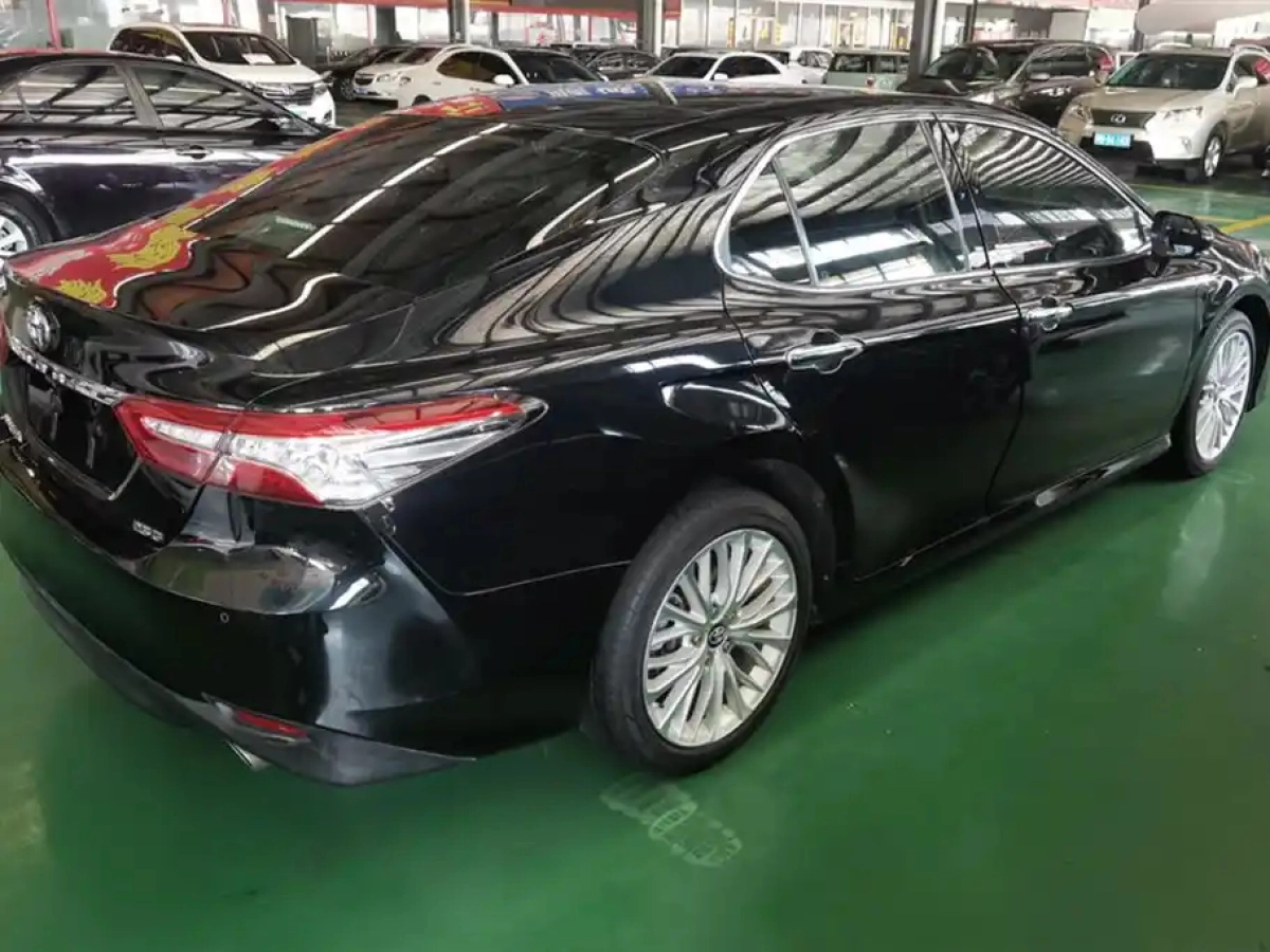 TOYOTA CAMRY