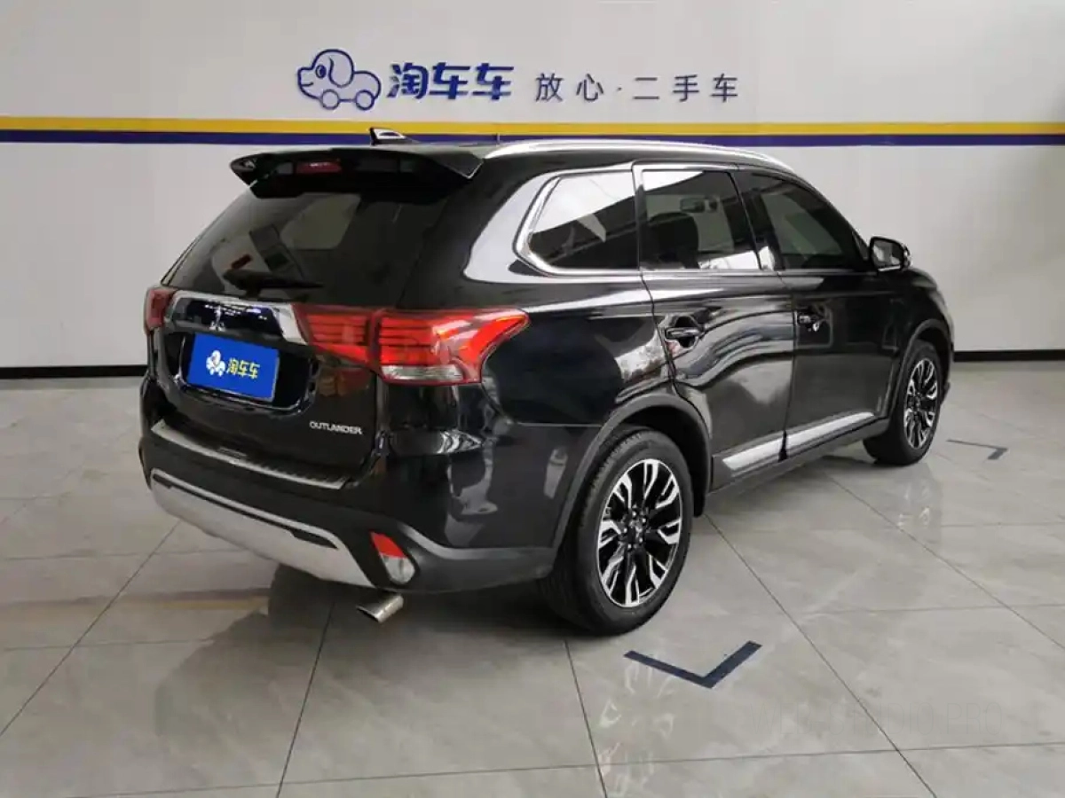 MITSUBISHI OUTLANDER