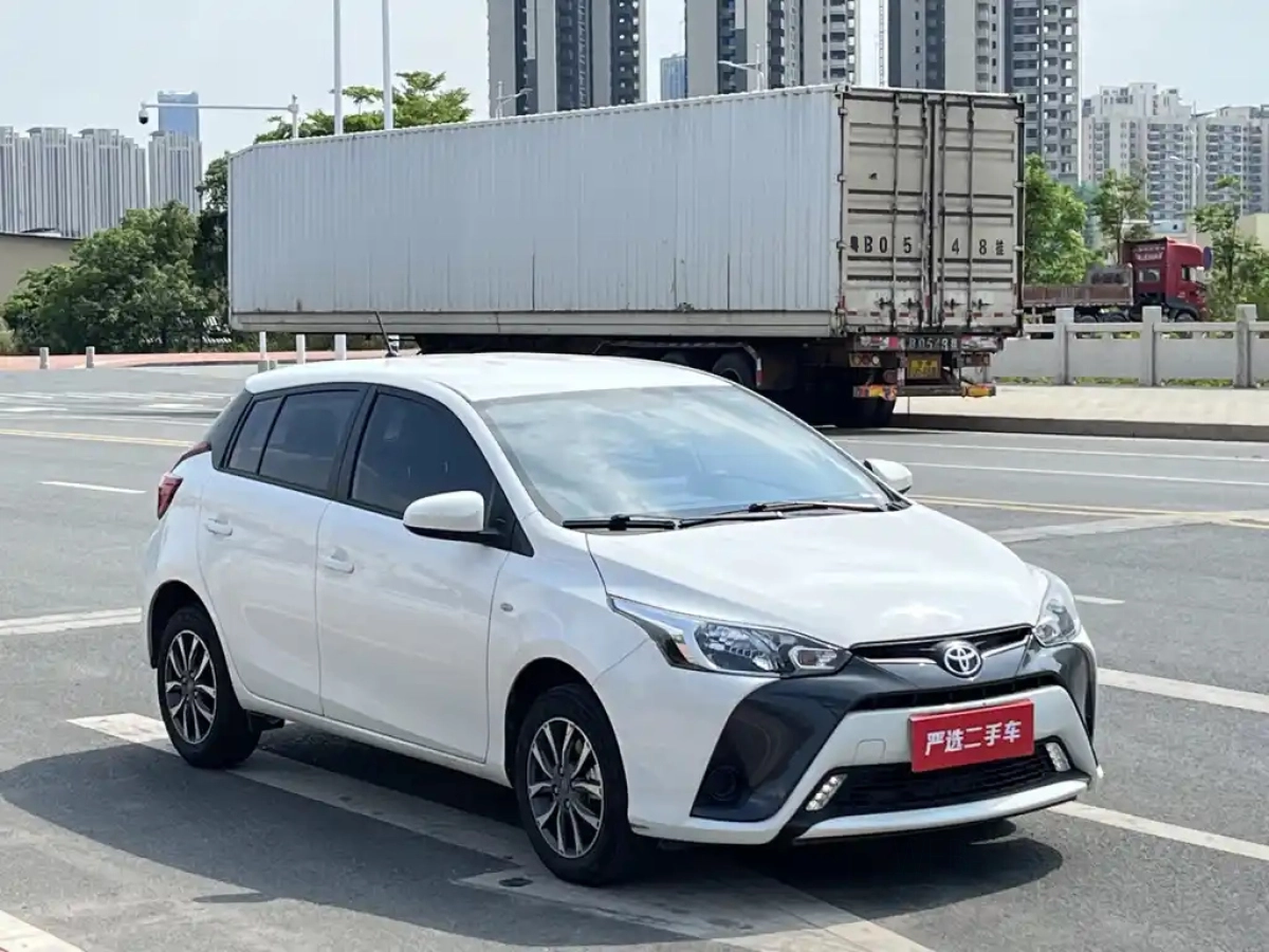 TOYOTA YARIS L DAZZLING