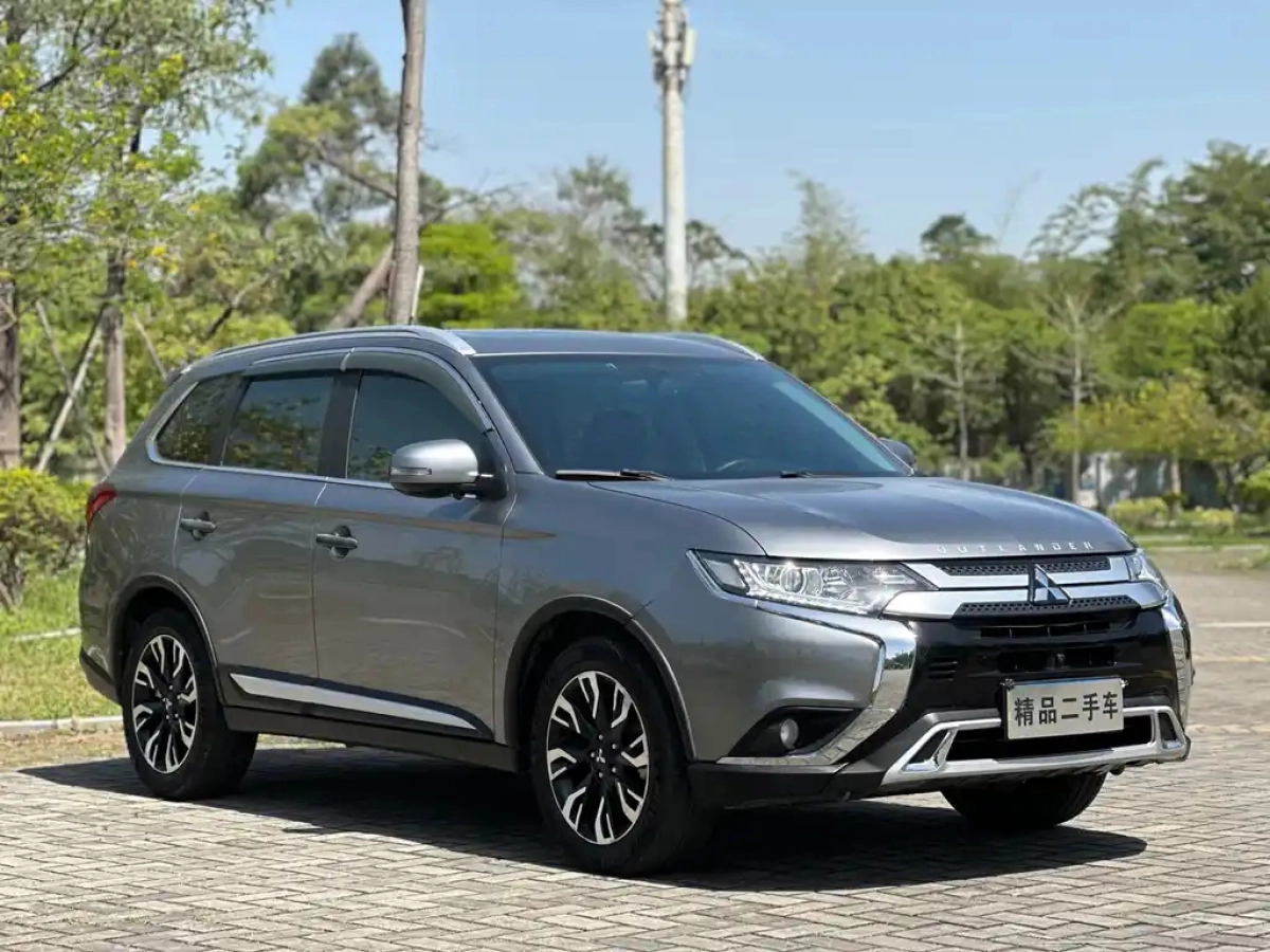 MITSUBISHI OUTLANDER