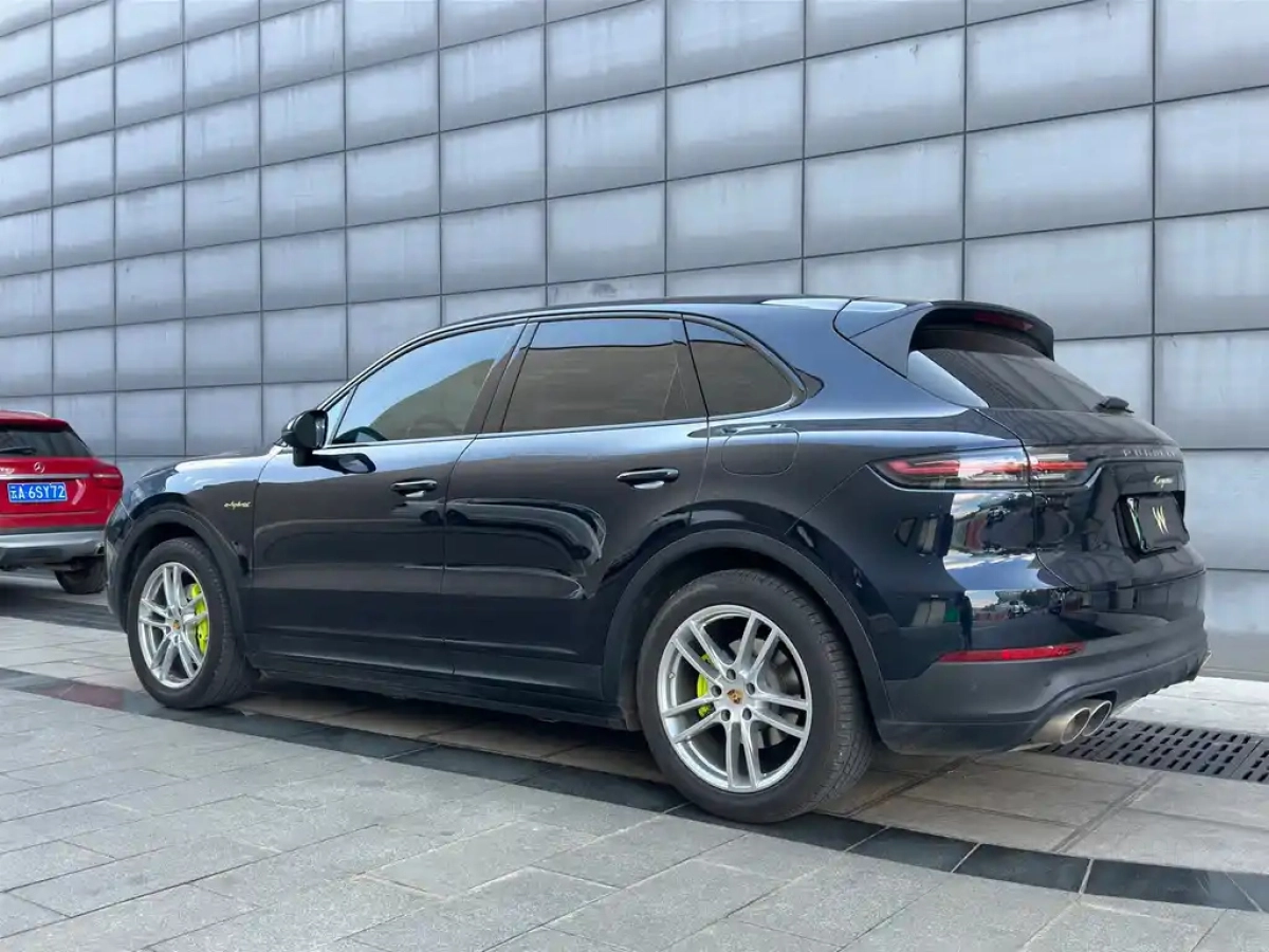 PORSCHE CAYENNE NEW ENERGY