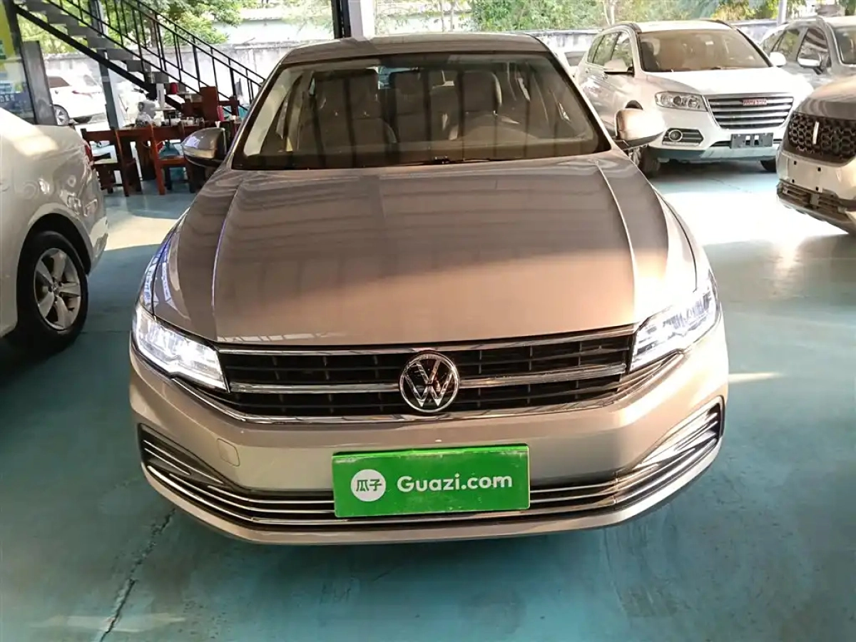 VOLKSWAGEN BORA