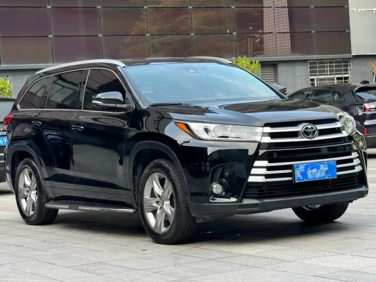 TOYOTA HIGHLANDER