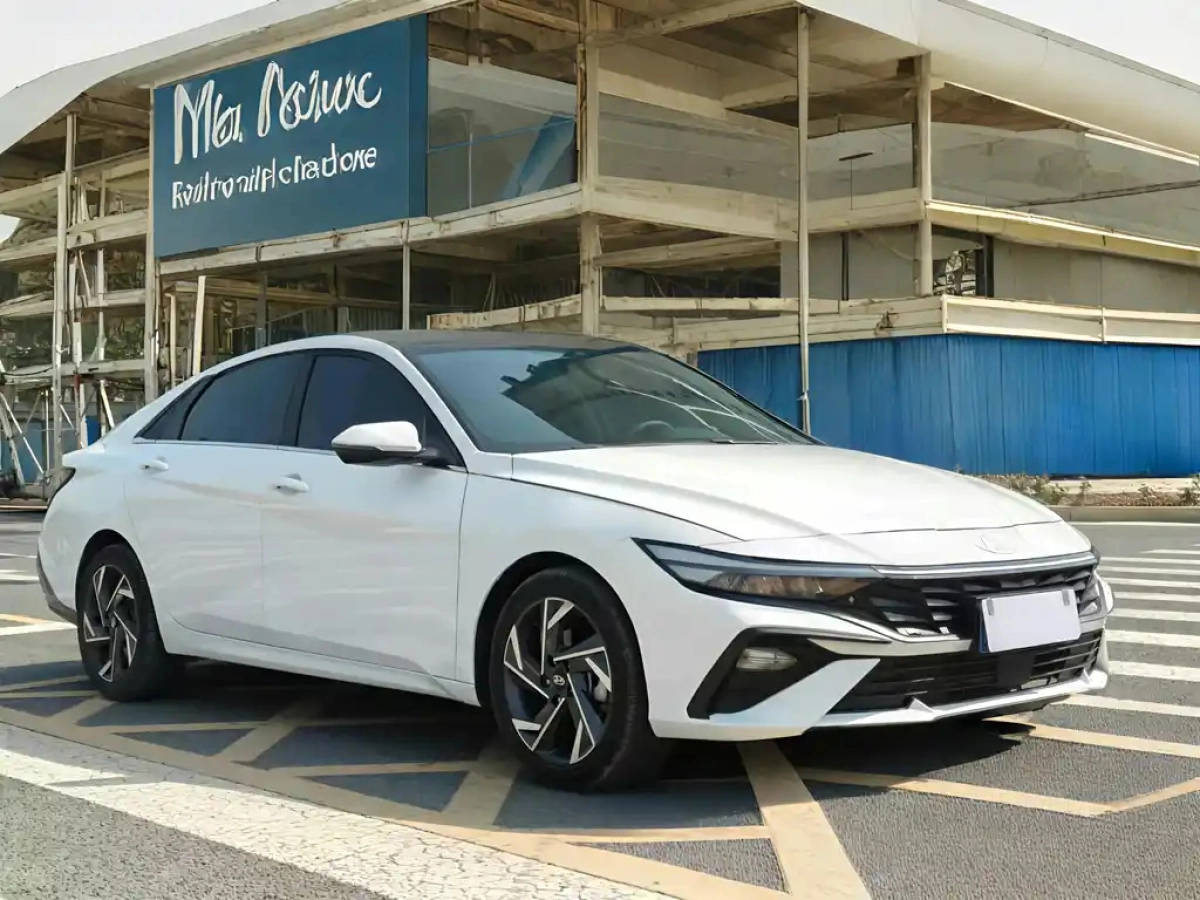 HYUNDAI ELANTRA