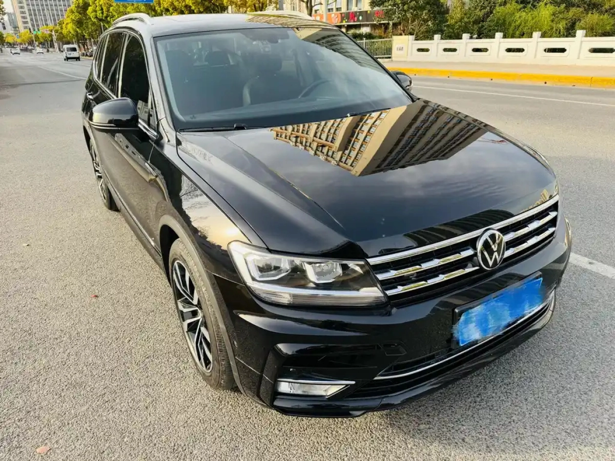 VOLKSWAGEN TIGUAN L