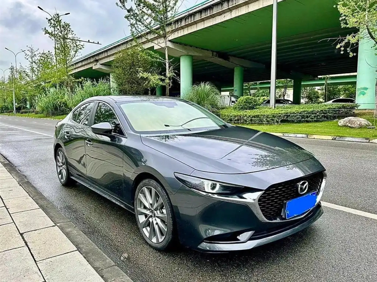 MAZDA 3 AXELA