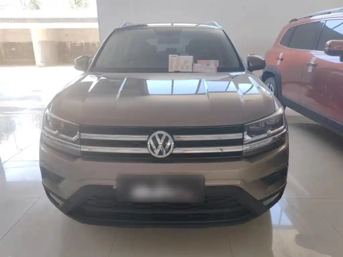 VOLKSWAGEN THARU