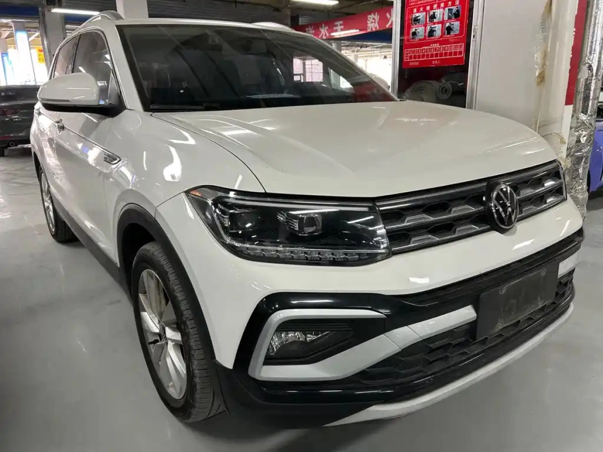 VOLKSWAGEN T-CROSS