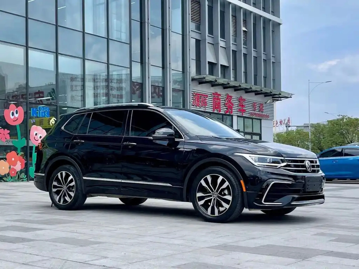 VOLKSWAGEN TIGUAN L