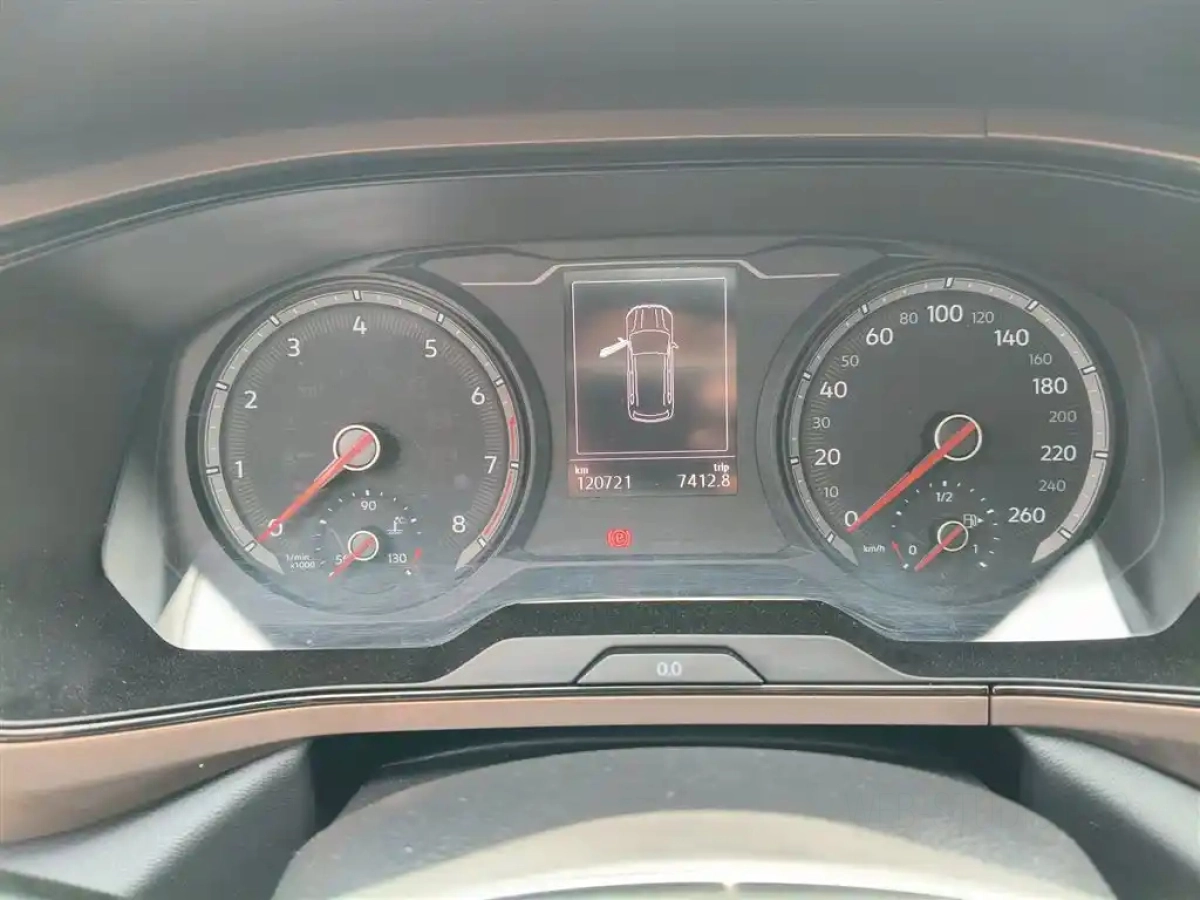 VOLKSWAGEN THARU