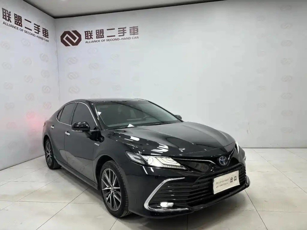 TOYOTA CAMRY